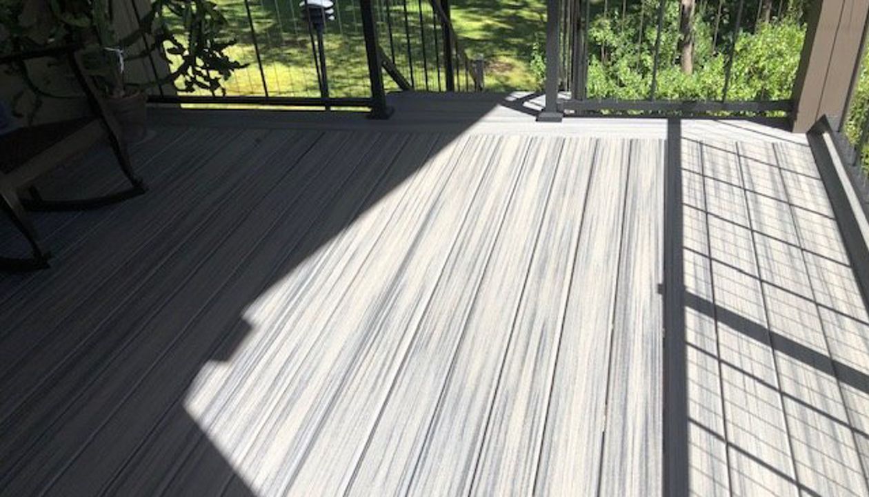 Trex Transcend Island Mist decking with Trex Universal hidden fasteners give a great fastener free appearance
