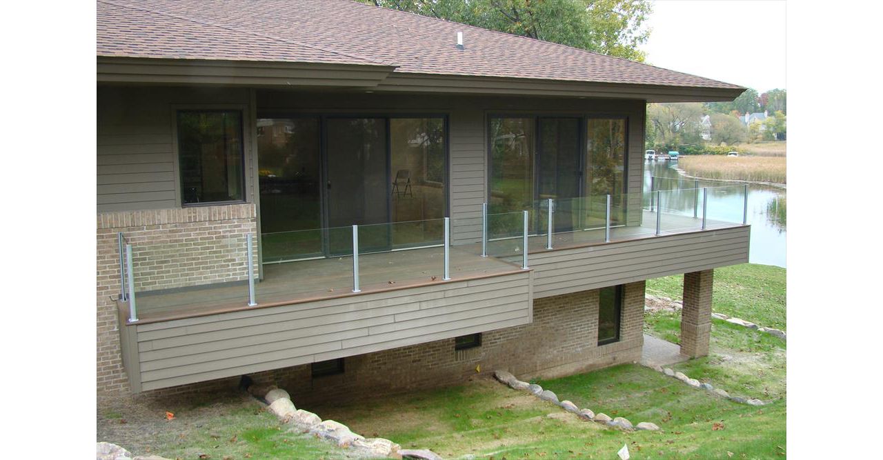 Trex deck with Falcon Glass Rail in Commerce, Michigan