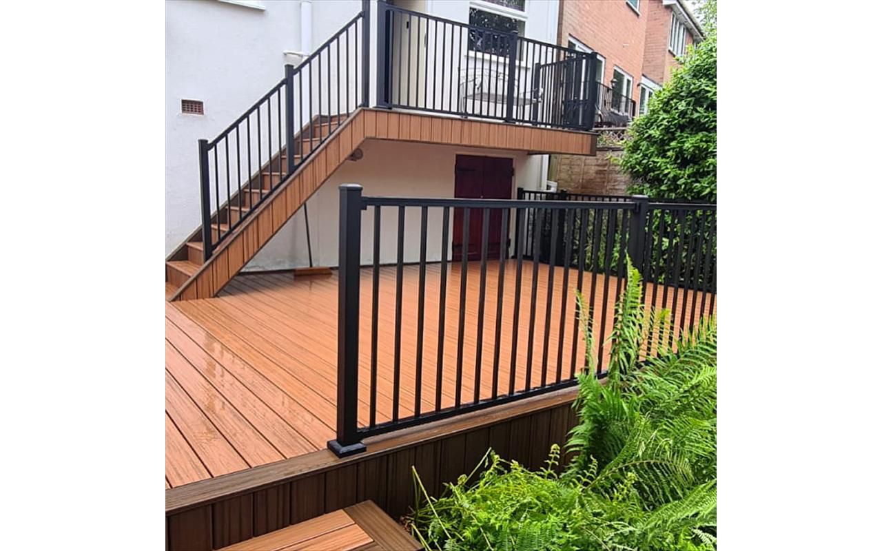 Trex Transcend Tiki Torch deck with Trex Signature Railings