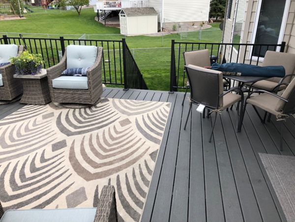 Trex Enhance Clamshell side stair