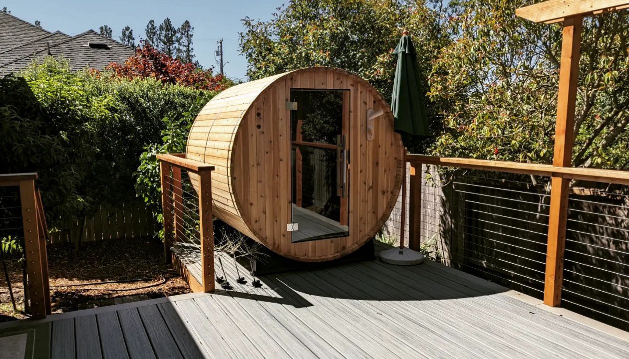 Transcend "Island Mist" with barrel sauna