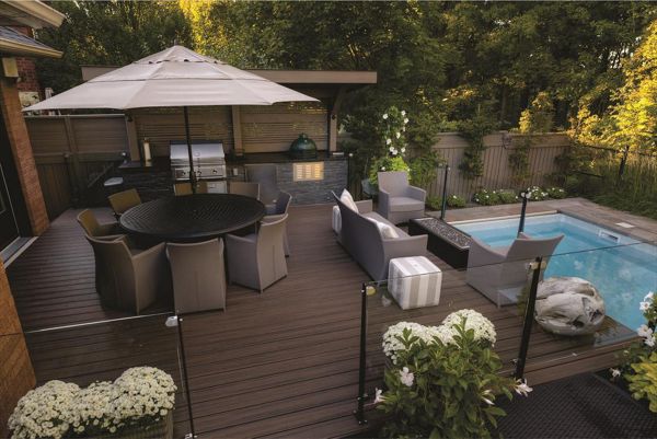 Deck made with Woodland Brown in: Aurora, King City, Oak Ridges, Richmond Hill, Newmarket, Toronto, Mississauga, Mount Albert, Vaughan, Bradford, Stouffville