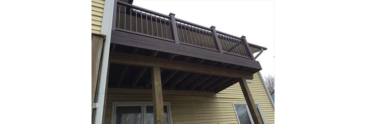 Trex Select Decking with Matching Handrail