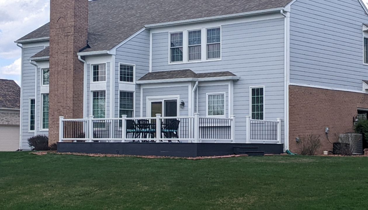 Winchester Gray deck with Transcend Rail