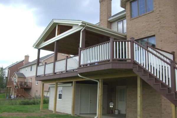 Vintage Lantern decking and railing with White balusters