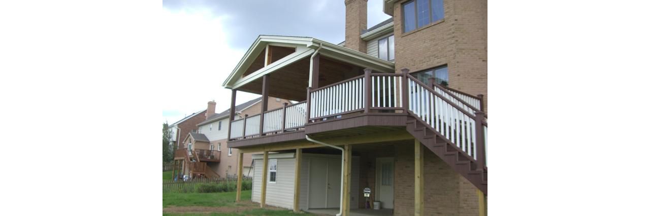 Vintage Lantern decking and railing with White balusters