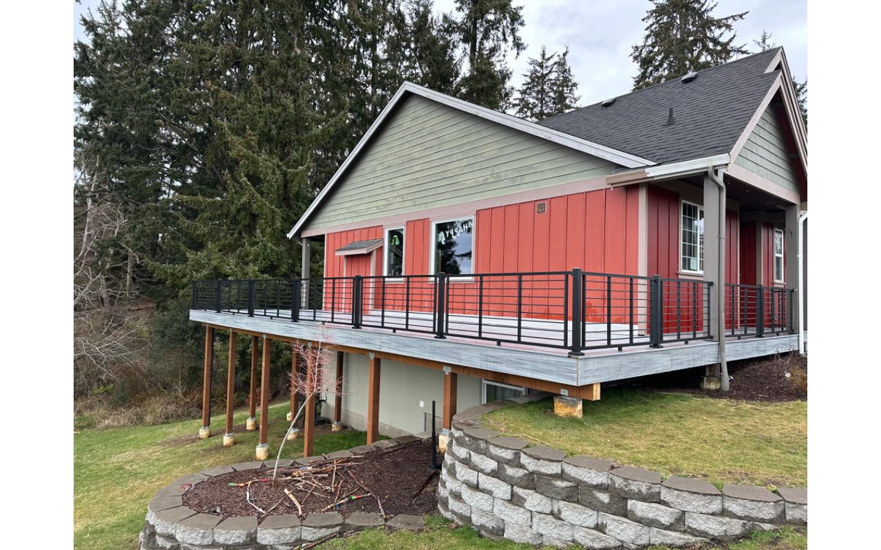 Foggy Wharf decking and fascia, Signature rod rail