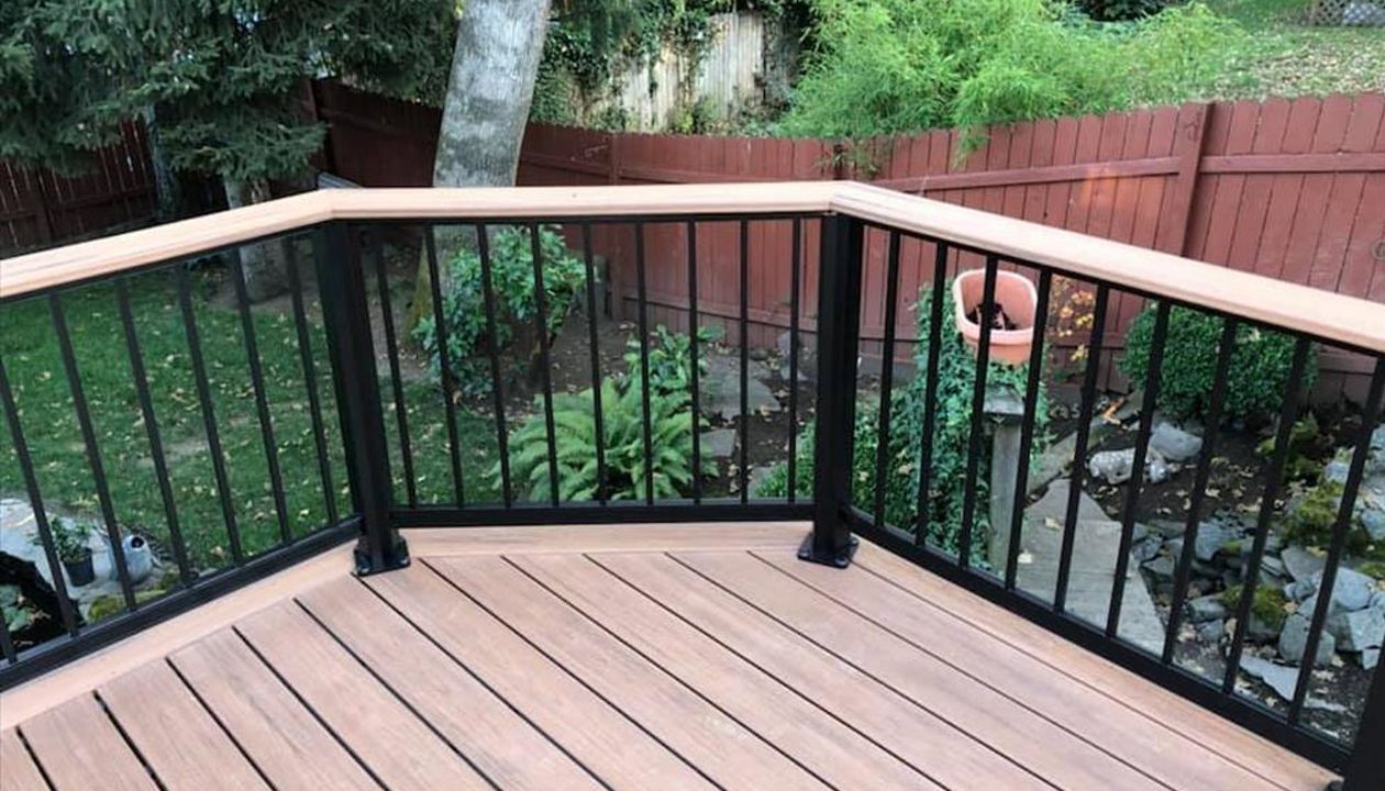 Trex Decking with a Cocktail Rail
