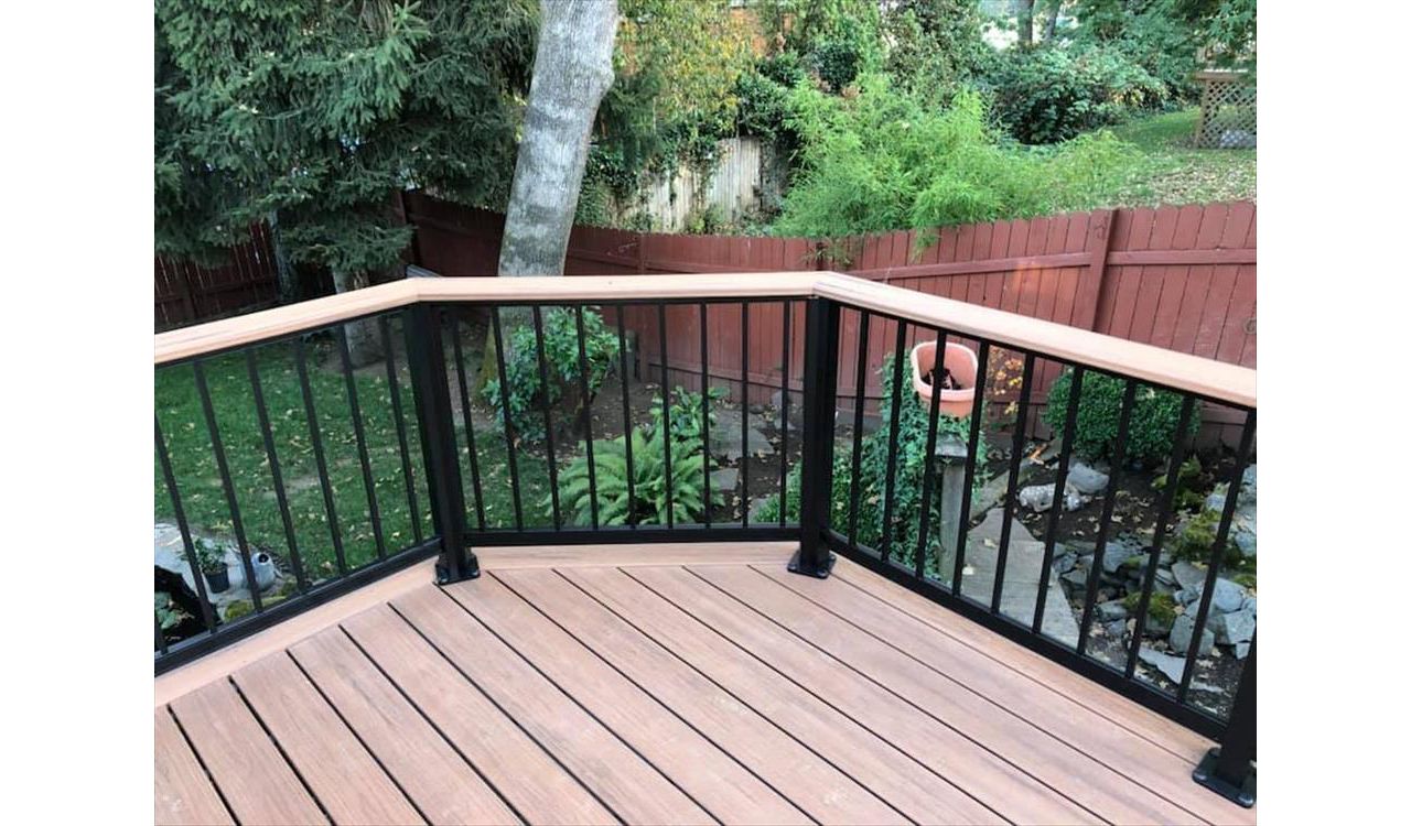 Trex Decking with a Cocktail Rail