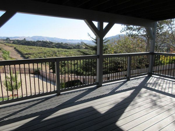 Trex deck in Transcend Tropical Island Mist