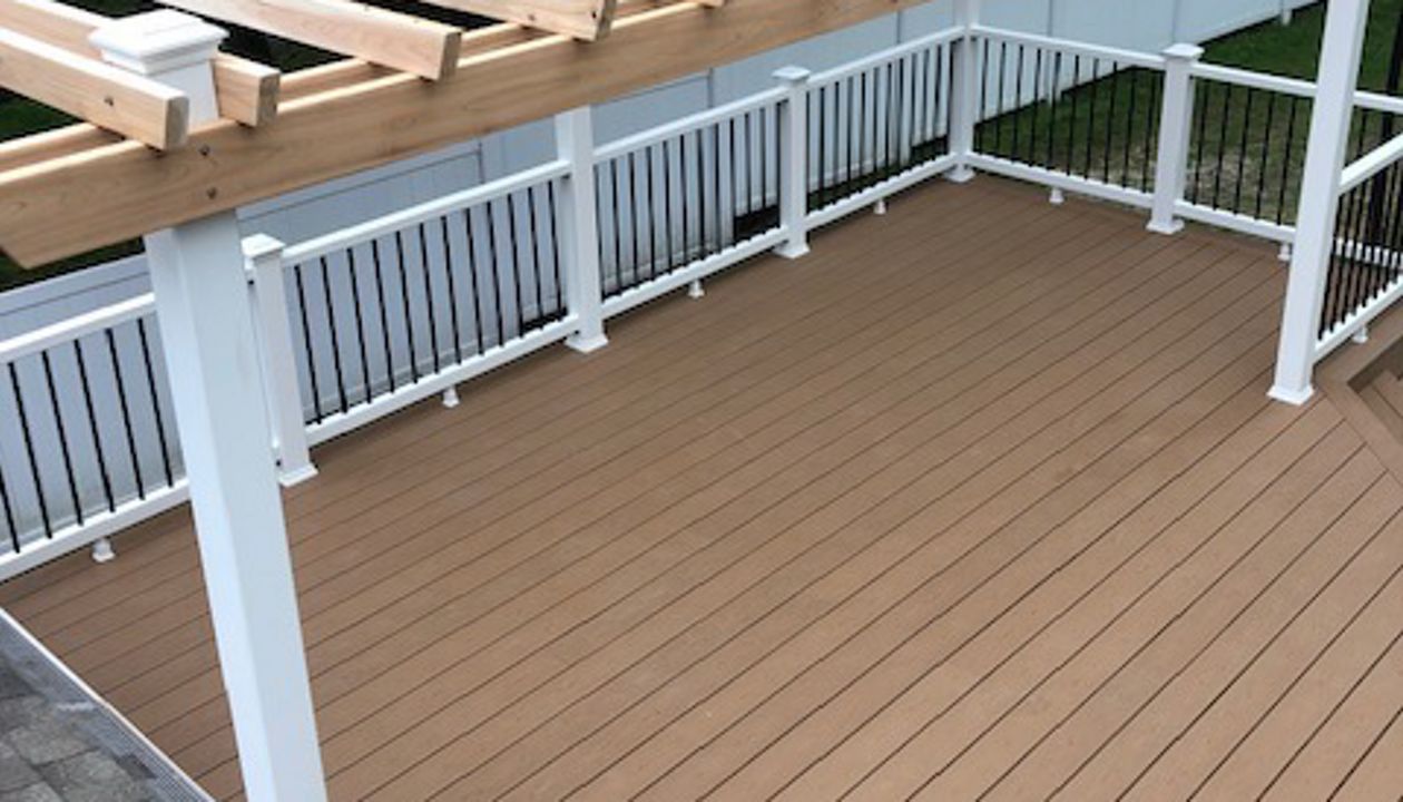Trex/Enhance/Beach Dune/Composite Decking with Trex Enhance Railing (black and white) and Trex Composite Post Sleeves (White)