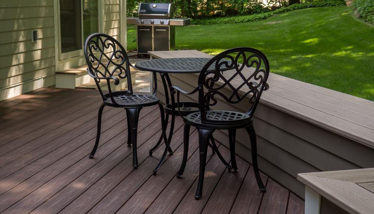 Deck and Screened Porch with Curved Step, Built In Seating, Trex Transcend, Spiced Rum, Ridgefield, CT