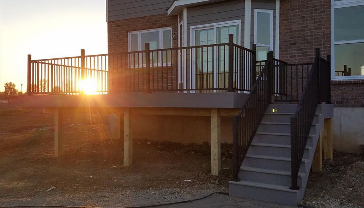 Ambleside Model, Mason, Ohio M/I Homes  Trex Decking w/ Trex Reveal Rails