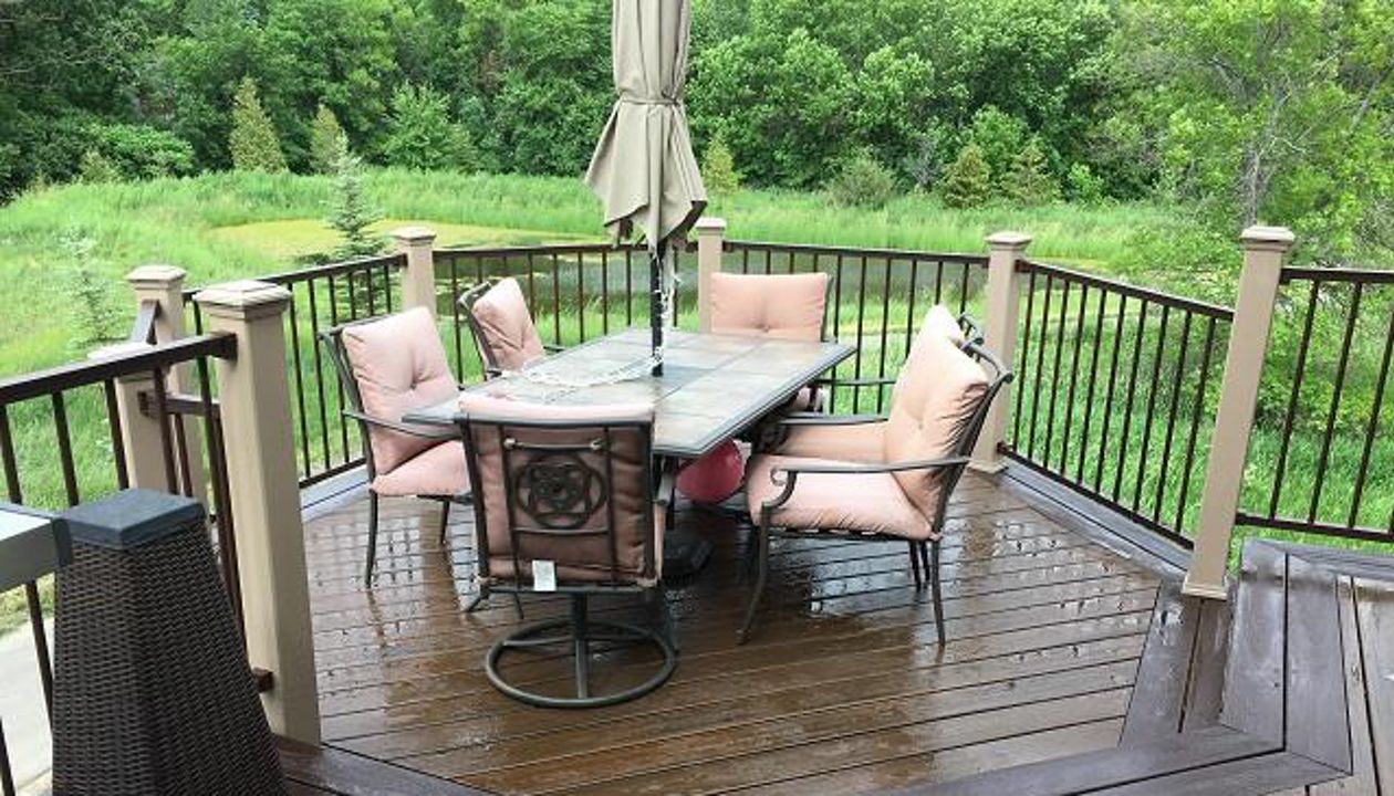 Chanhassen, MN VL border SR field color, bronze rail