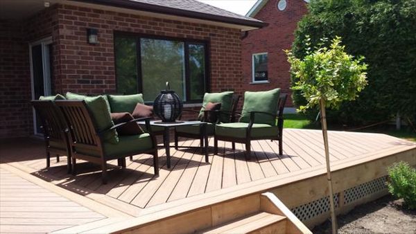 Tiki torch deck with vintage lantern rail