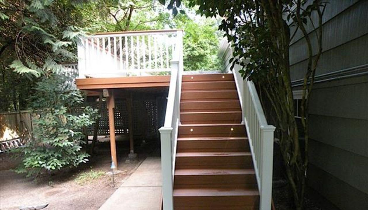 Trex Transcends railing with step lights