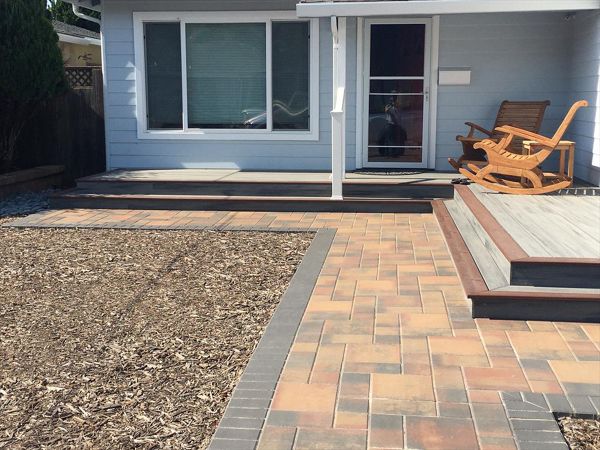 Pacifica, CA -Trex Transcends Island Mist with Transcends FirePit boarder