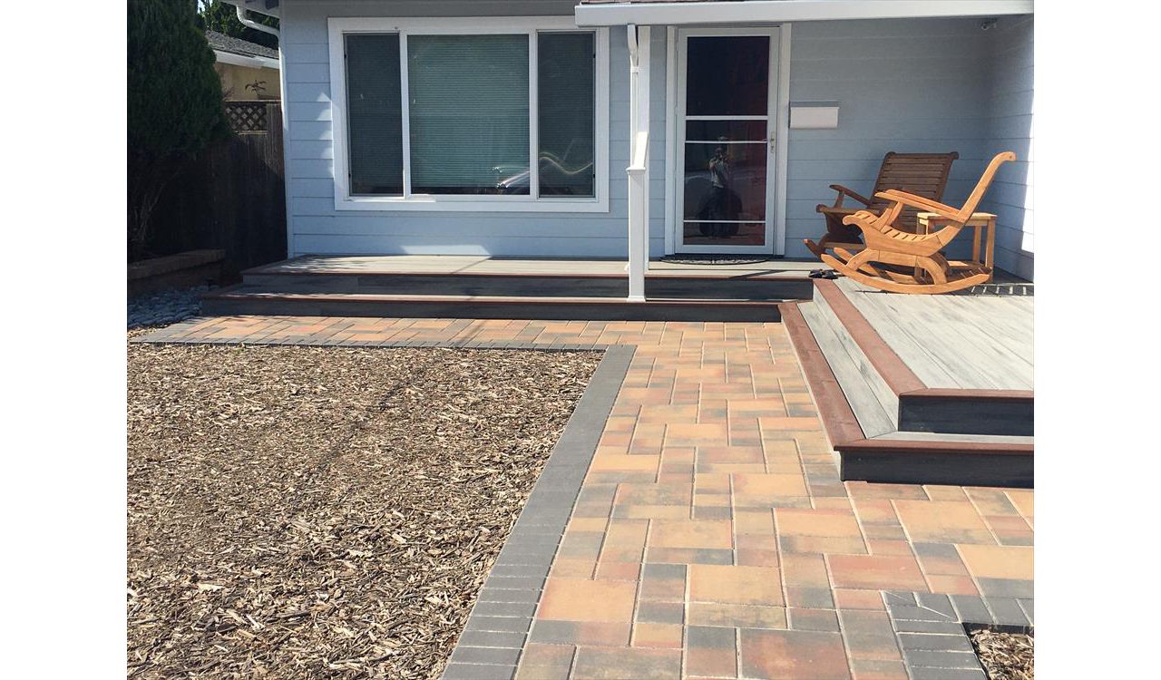 Pacifica, CA -Trex Transcends Island Mist with Transcends FirePit boarder