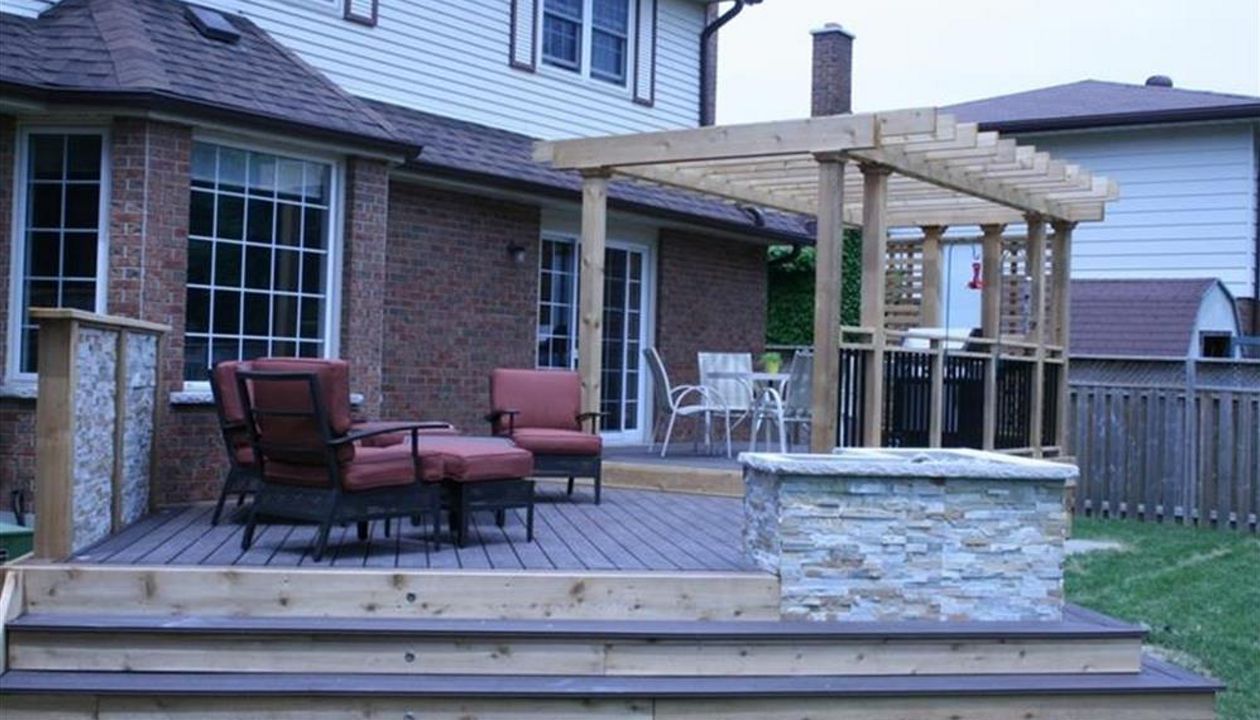 Trex Composite Deck Builder - Kitchener, Waterloo, Cambridge, Ontario