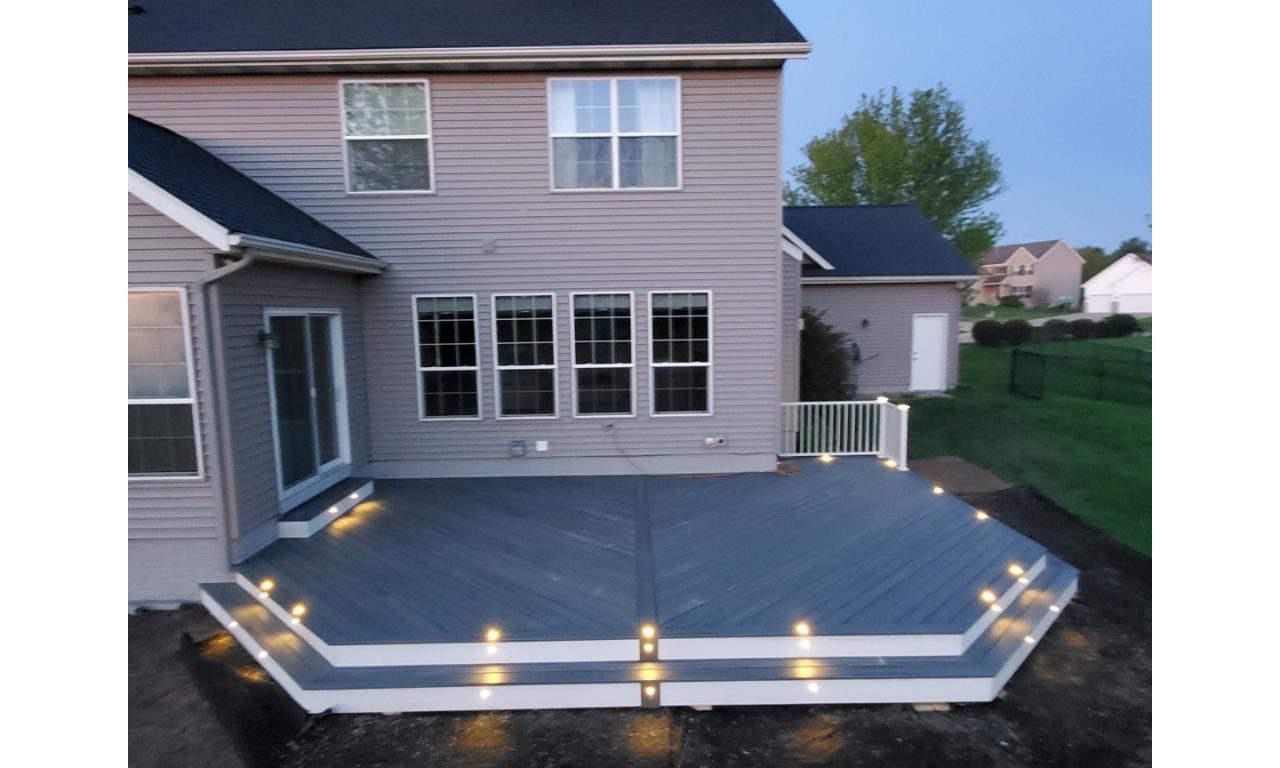 Trex Transcends Tropical Island Mist Decking Marion Iowa; White Signature Aluminum & 39 LED's