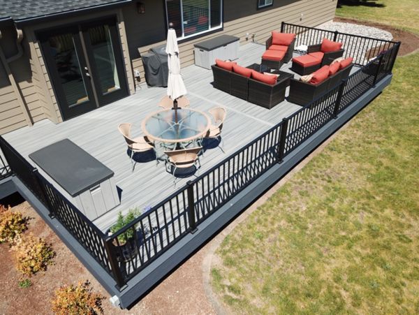 Trex Island Mist deck with Trex Signature railing