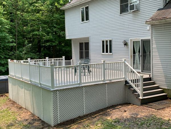 Completed deck with vinyl lattice