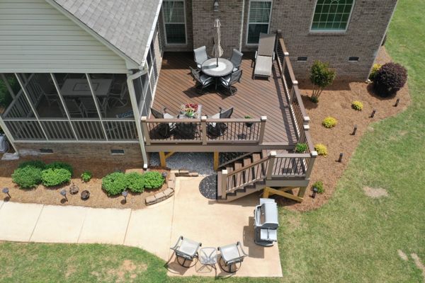 Spiced Rum deck with Transcends Railing