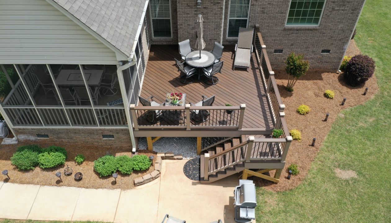 Spiced Rum deck with Transcends Railing