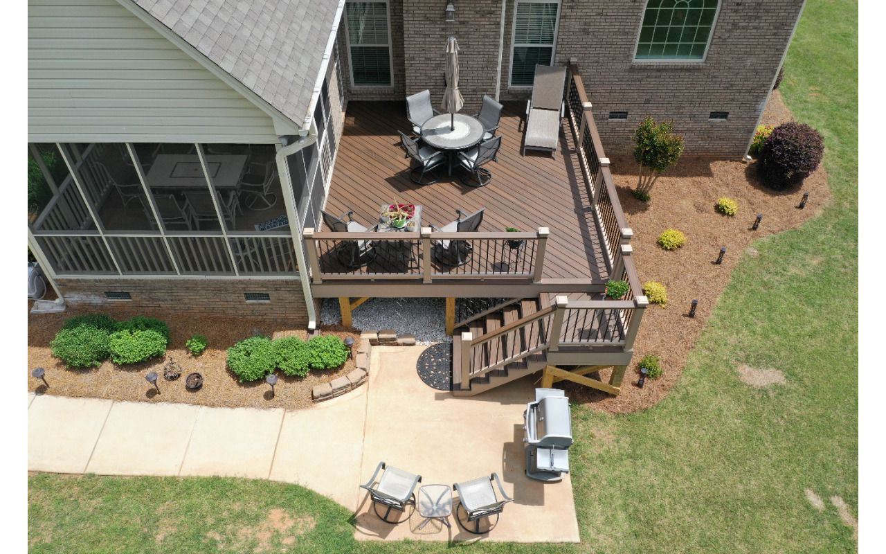 Spiced Rum deck with Transcends Railing
