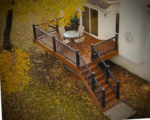 Trex Transcend Tree House decking and Charcoal Black Transcend railing