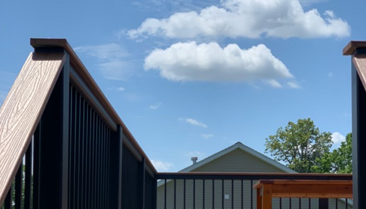 Wilbur Road Deck - Trex Tiki Torch with Trex Railings