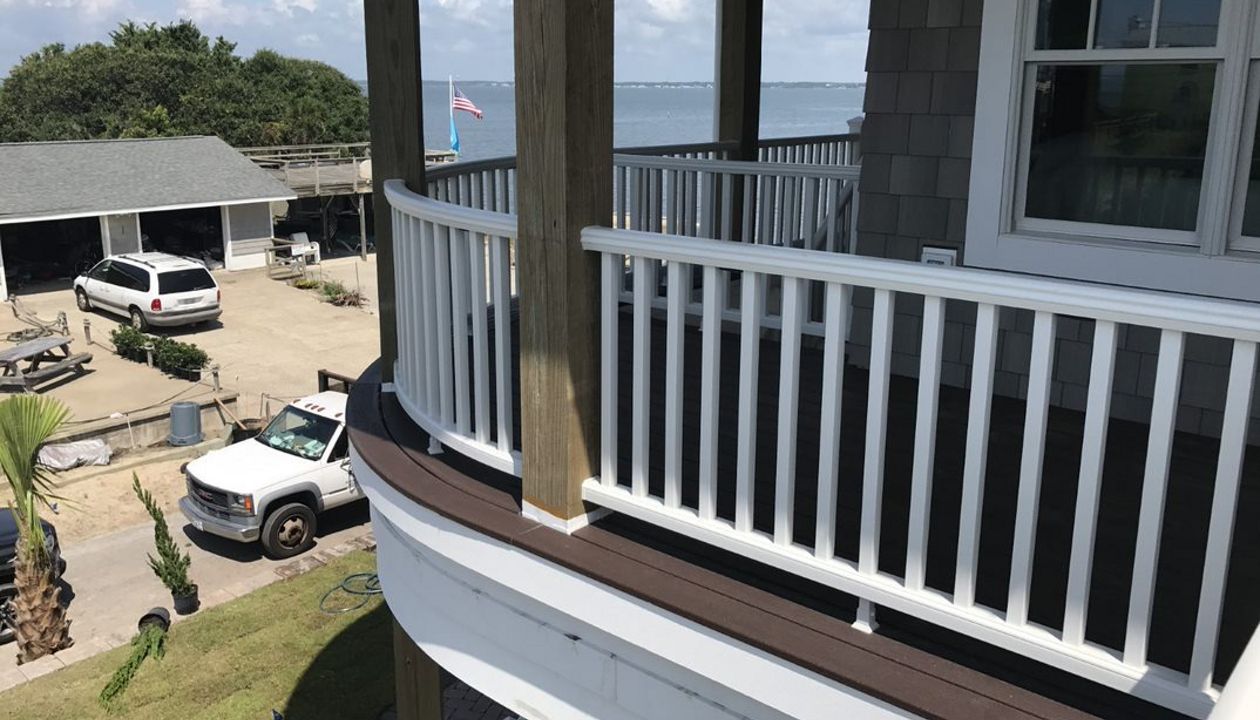 Curved Trex decking and handrail system with lights