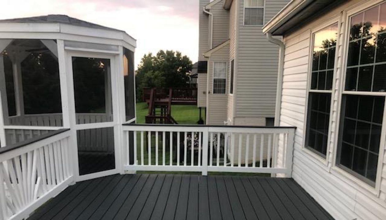 Trex Enhance Clam Shell Deck