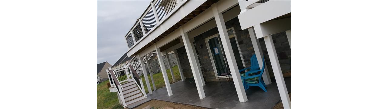Trex Transcend Havana Gold with Lava Rock border on Ryan Homes Villa