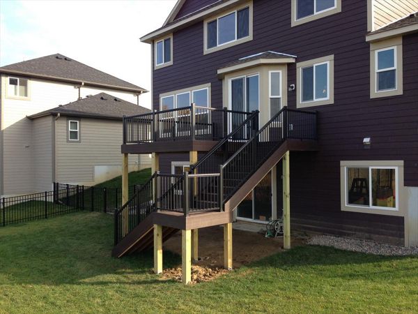 Dayton, MN deck with Trex Vintage Lantern composite decking