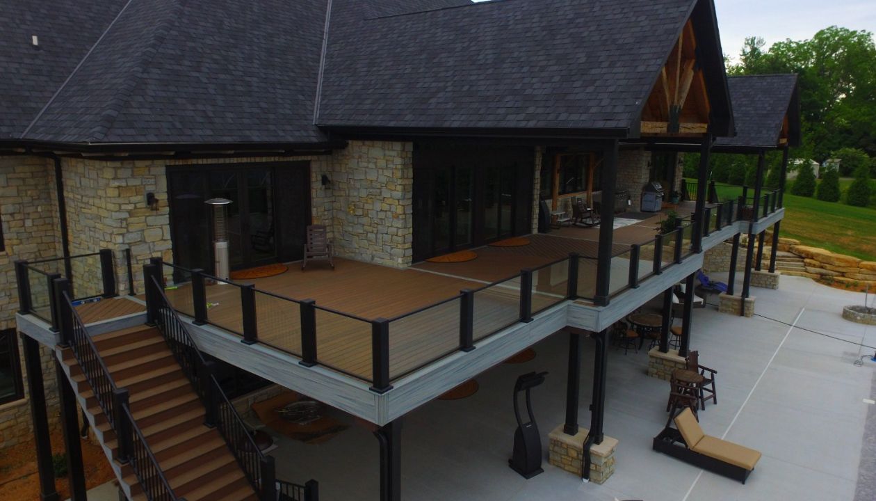 1700 sqft Trex Enhanced Naturals Coastal Bluff with Foggy Warf Picture Frame