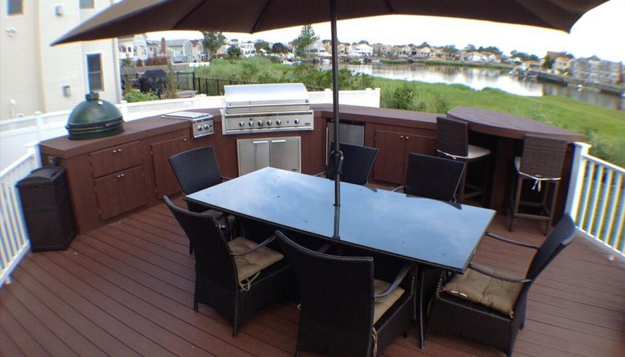 Trex outdoor kitchen