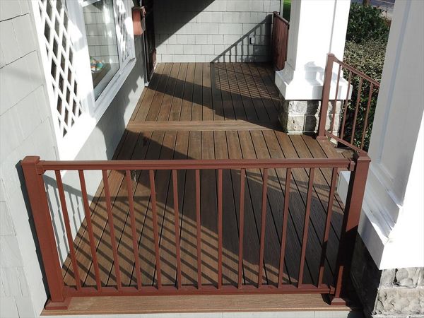Bronze Trex signature railing in Portland, OR