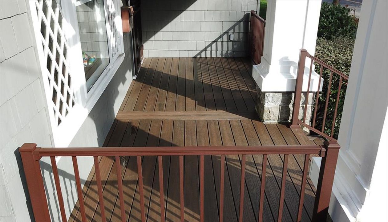 Bronze Trex signature railing in Portland, OR