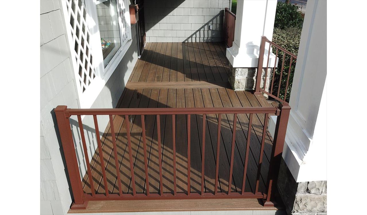 Bronze Trex signature railing in Portland, OR
