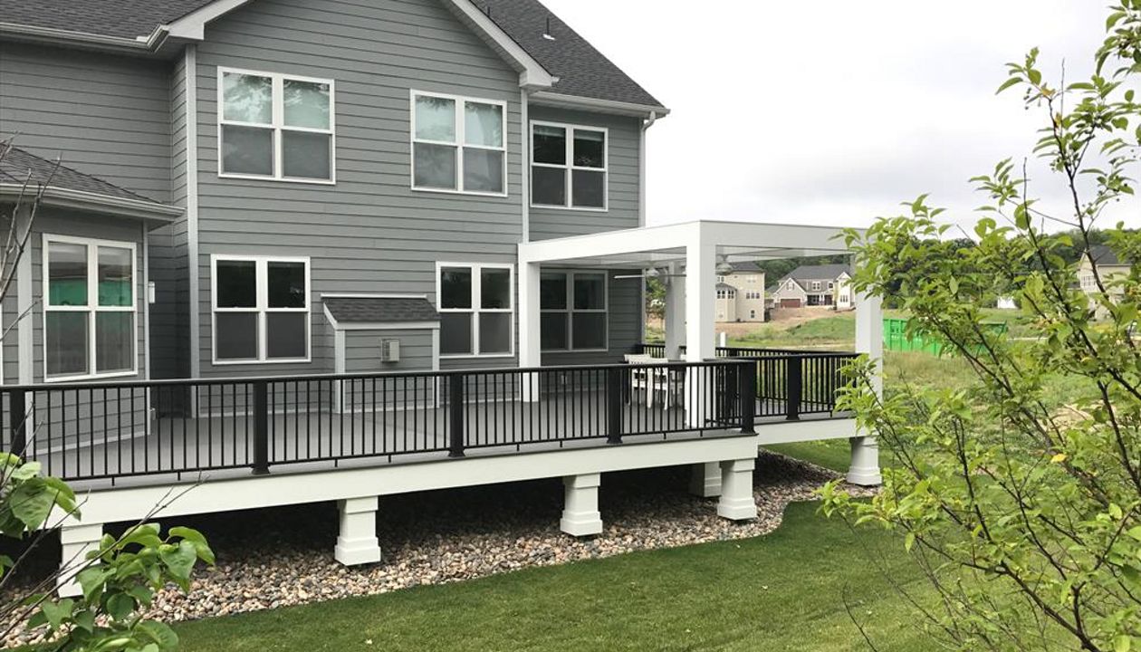 Trex decking in Clam Shell - Medina