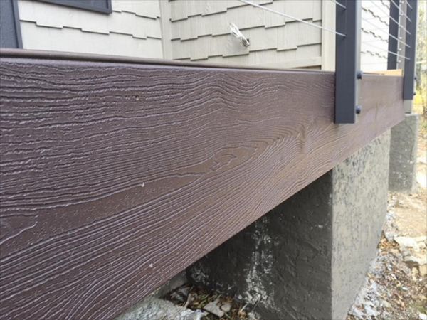 Trex Transcend Vintage Lantern fascia is a great finishing wrap to this premium outdoor environment.