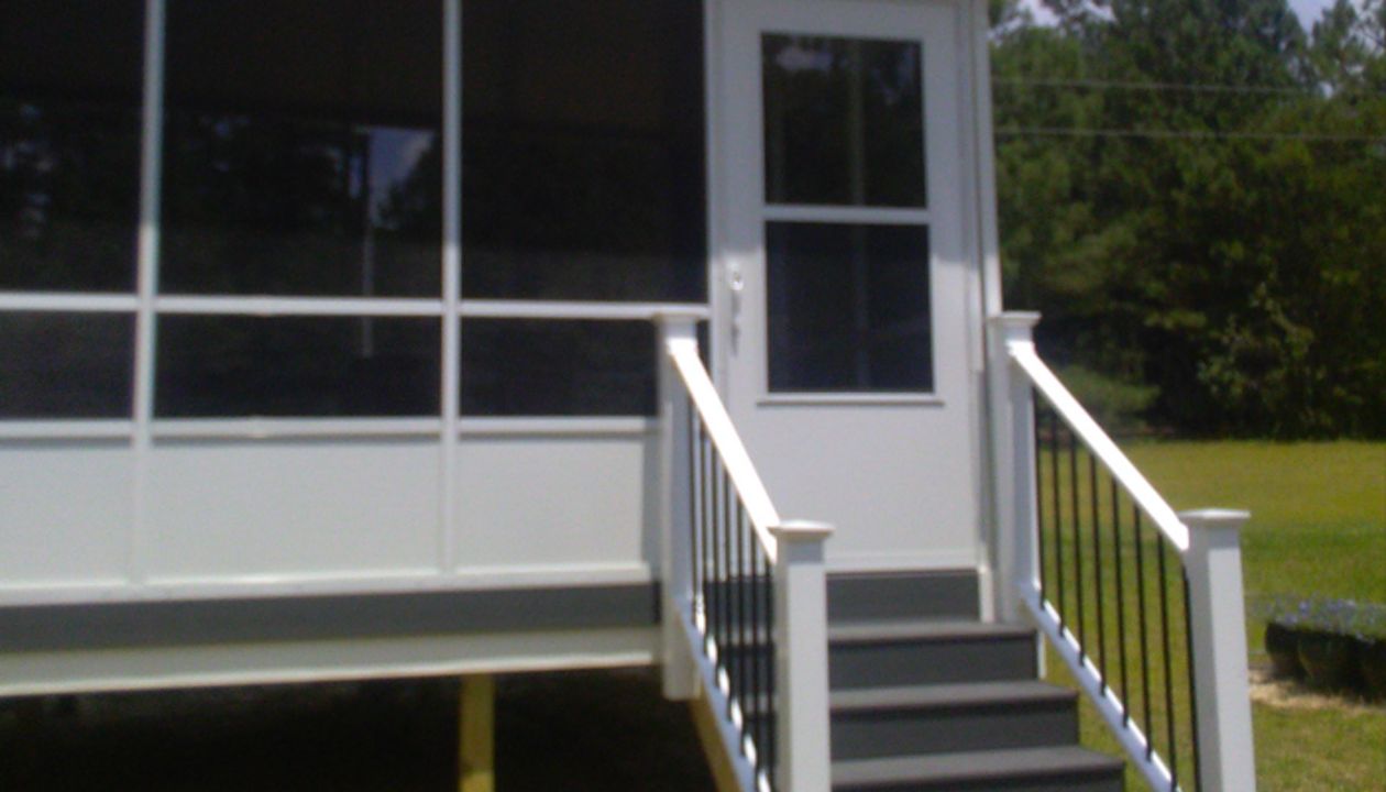 Trex Enhance Clam Shell stairs