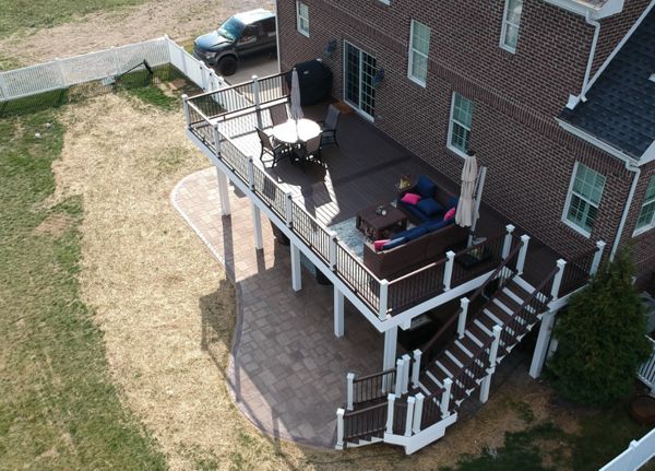 550sq ft Spiced Rum deck with Vintage Lantern rails and picture frame