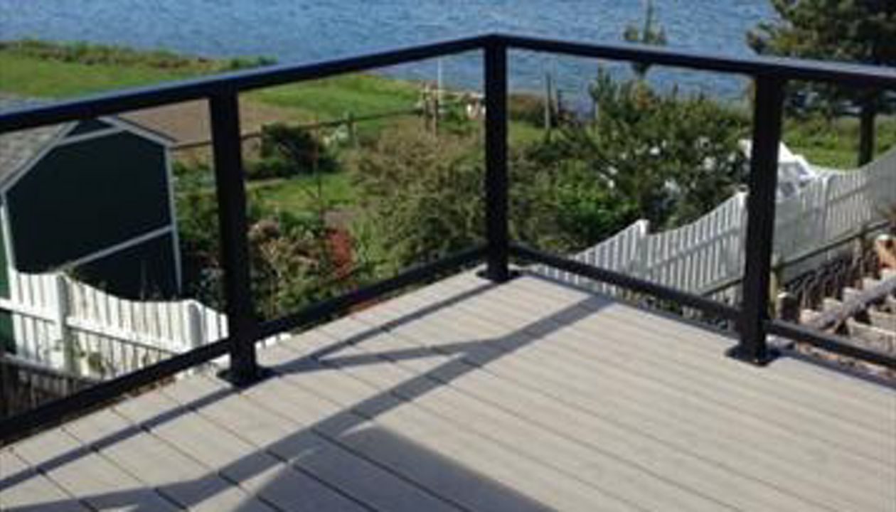 Tigard, OR deck built with Trex Transcend Gravel Path Deck