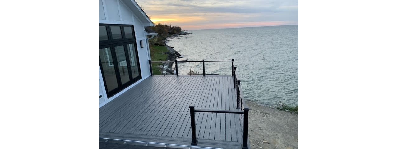 Lake Erie Island Mist deck with Cable rail