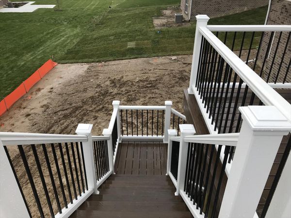 Trex Transcend Spiced Rum Deck Boards, Trex Transcent Crown Style Rail W/ Trex Transcend Black Aluminum Balusters, Lake Orion, MI