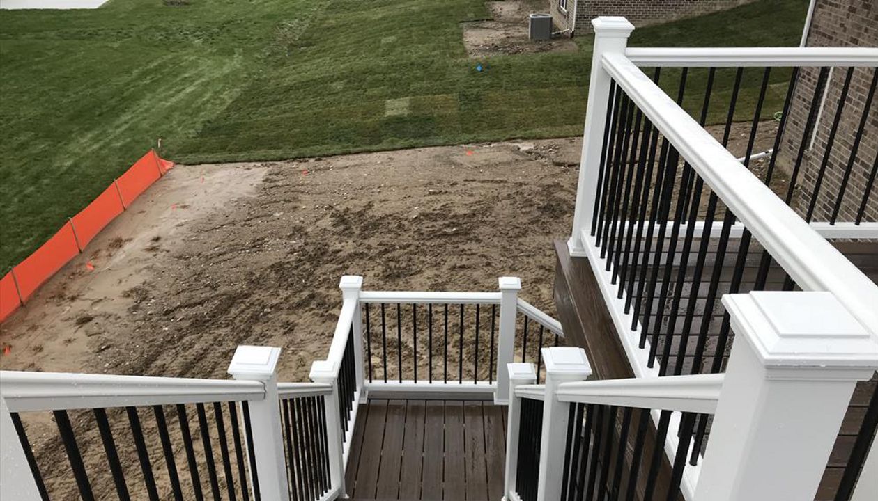 Trex Transcend Spiced Rum Deck Boards, Trex Transcent Crown Style Rail W/ Trex Transcend Black Aluminum Balusters, Lake Orion, MI