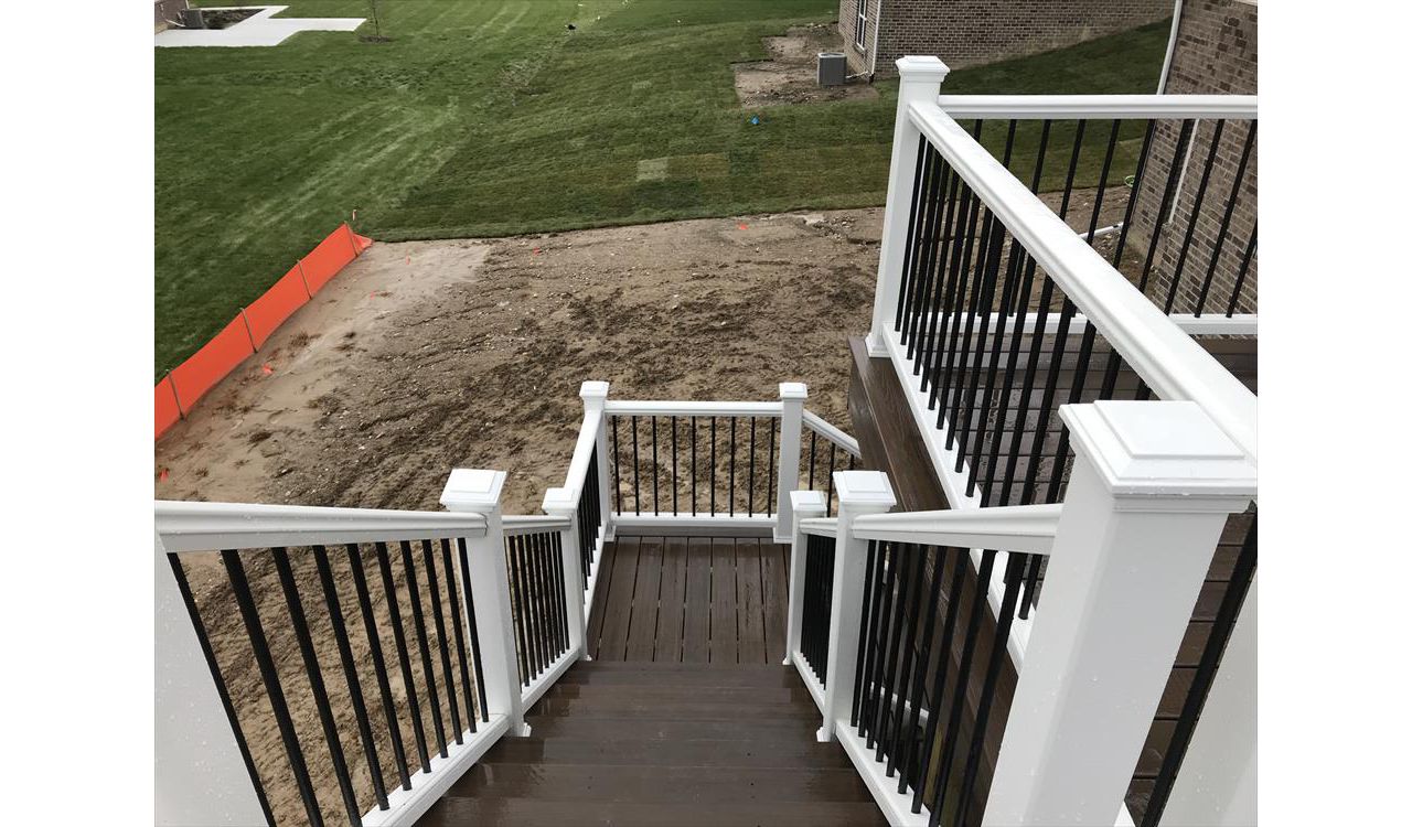 Trex Transcend Spiced Rum Deck Boards, Trex Transcent Crown Style Rail W/ Trex Transcend Black Aluminum Balusters, Lake Orion, MI
