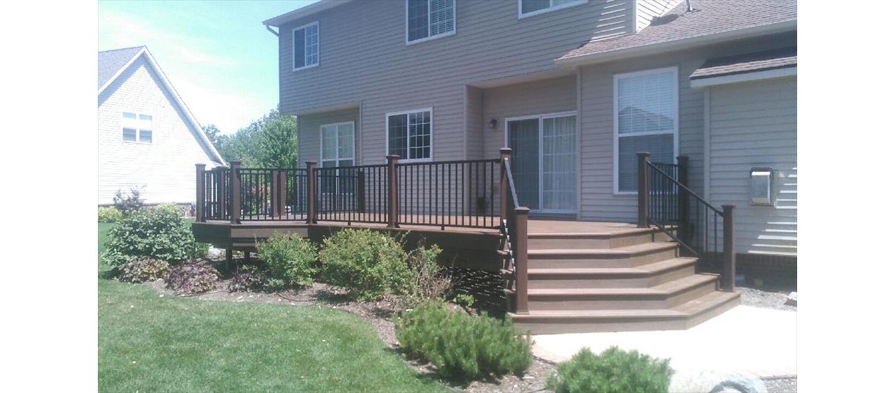 Transcends Tropical Decking With Reveal Railing